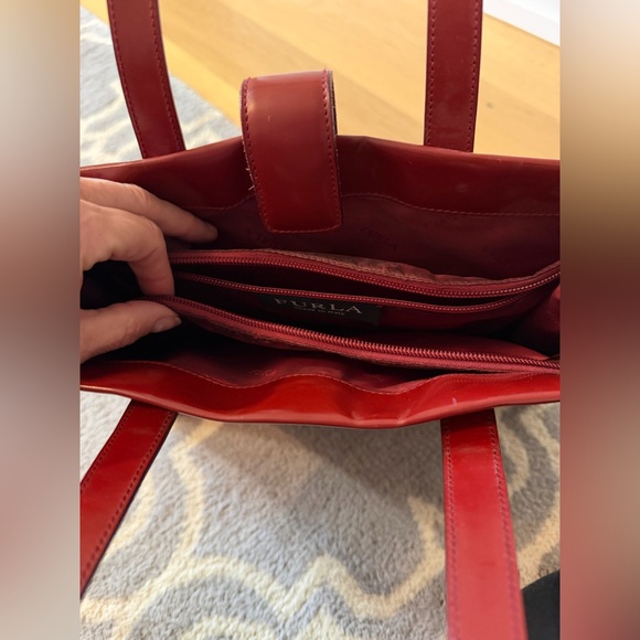 Authentic Vtg Furla Italian Shoulder Bag  — Structured Glossy Finish - Deep Red - Picture 6 of 8